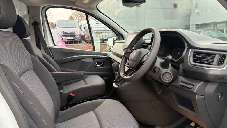 Renault Trafic E-Tech Swb Electric SL30 90kW 52kWh Advance Van Auto